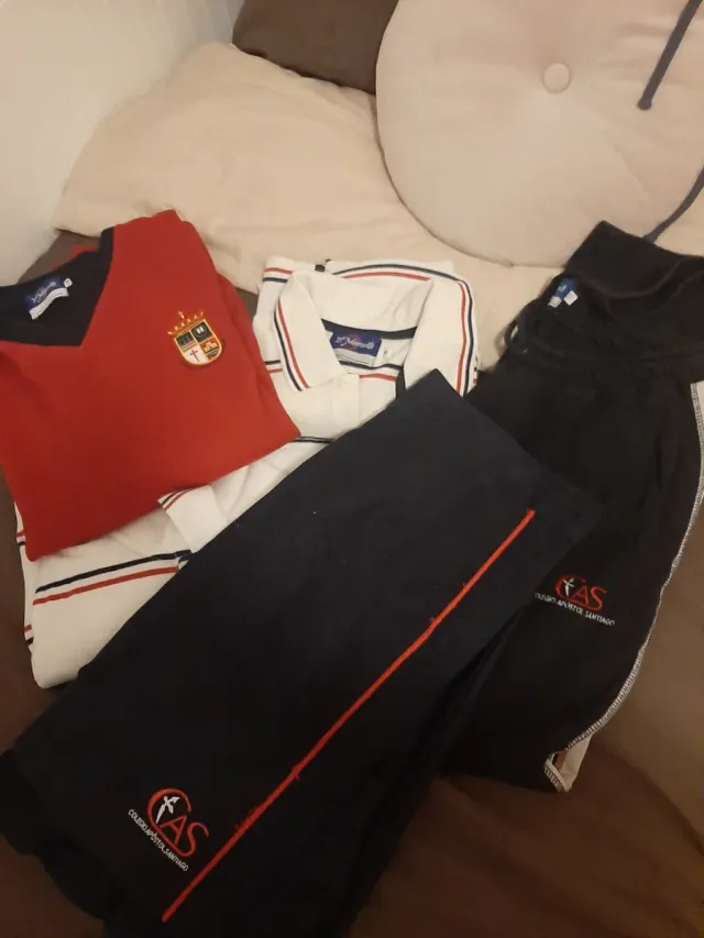 Uniforme Colegio Apóstol Santiago Aranjuez