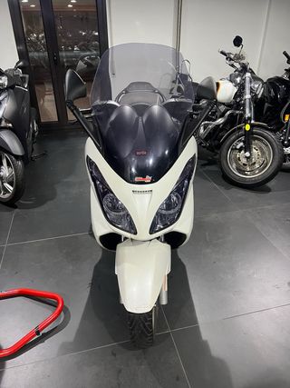 APRILIA ATLANTIC 125. 2400KMS