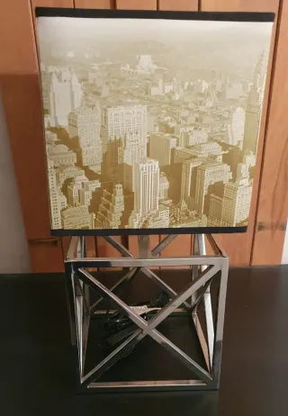 Lampada da tavolo design moderno