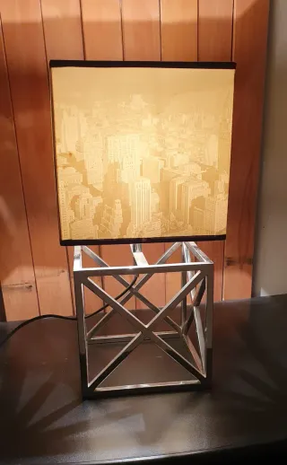 Lampada da tavolo design moderno