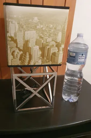 Lampada da tavolo design moderno