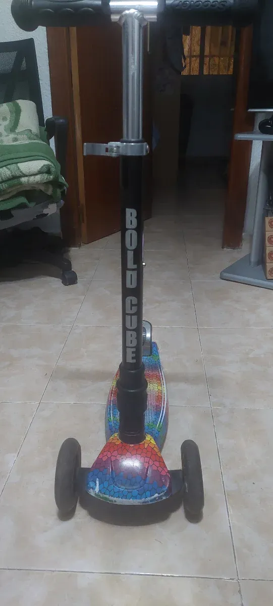 Patinete infantil BOLD CUBE con luces