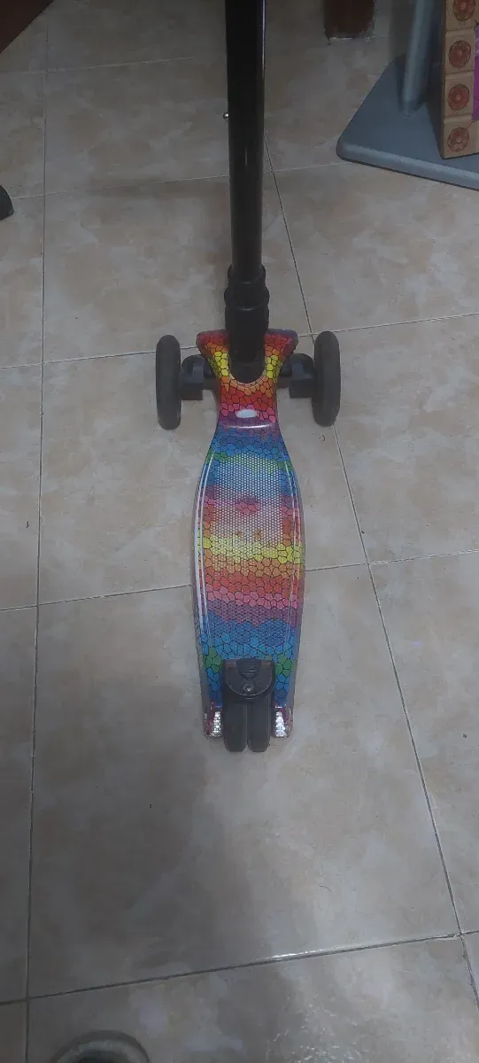 Patinete infantil BOLD CUBE con luces