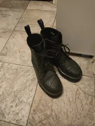 Anfibi Dr. Martens neri