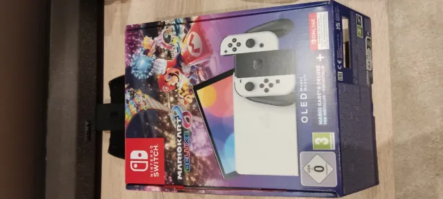 Nintendo Switch OLED Bianca e Nera