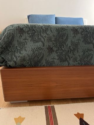 Cama 1.60 + 2 Mesitas Madera