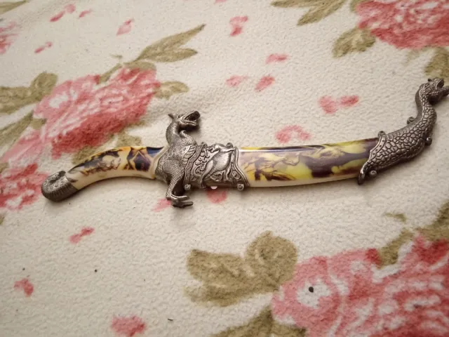 Coltello decorativo con drago leggere attentamente