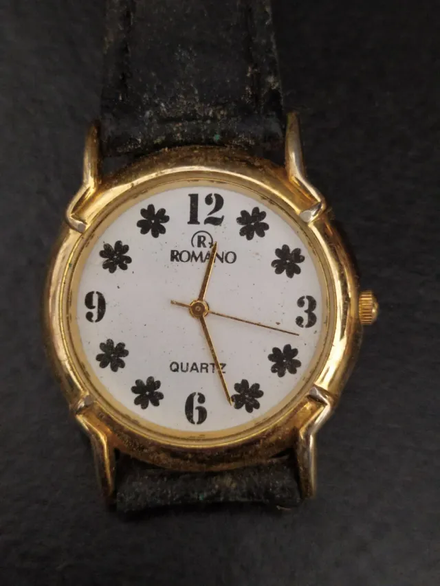Reloj Romano Quartz Vintage Dorado
