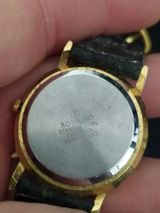 Reloj Romano Quartz Vintage Dorado