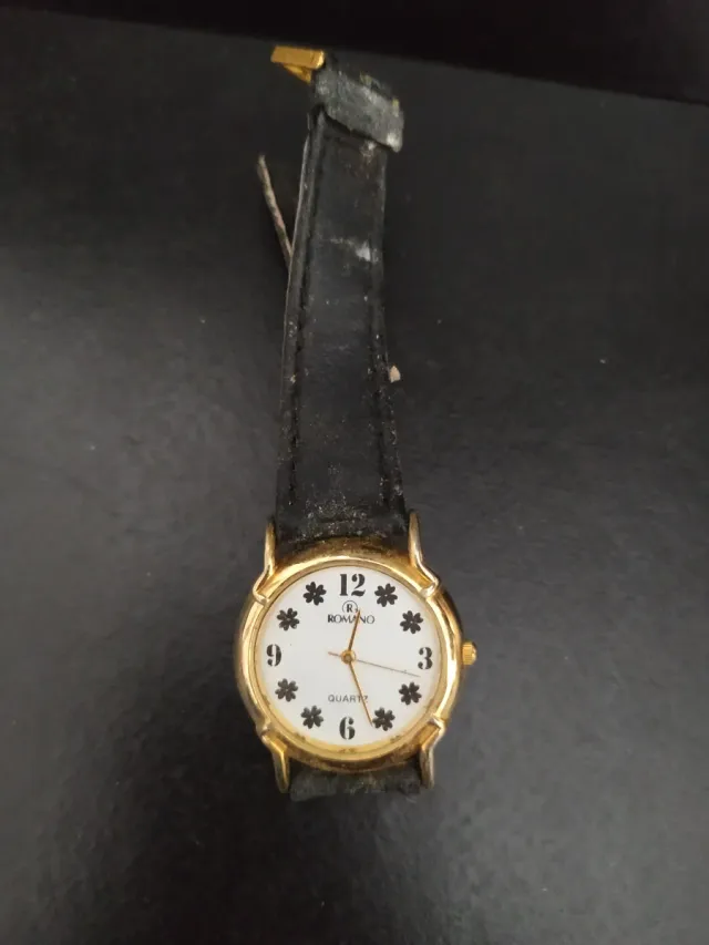 Reloj Romano Quartz Vintage Dorado