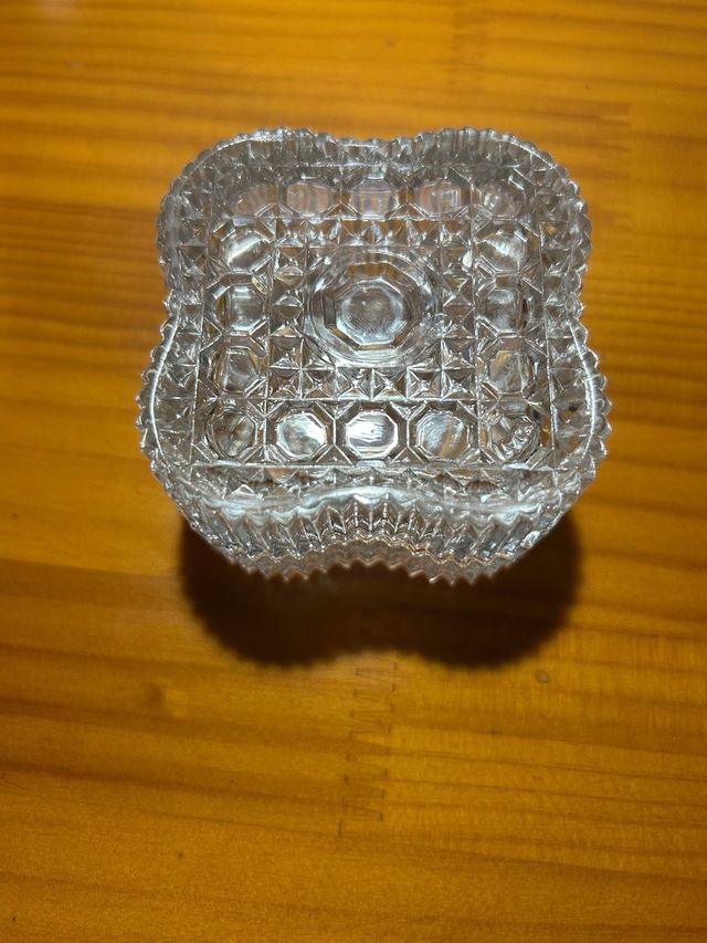 Caja de cristal labrada
