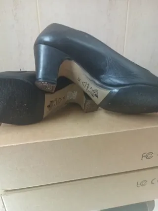 Zapatos de flamenco negros con clavos