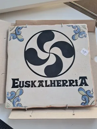 Cerámica Lauburu Euskal Herria 20x20