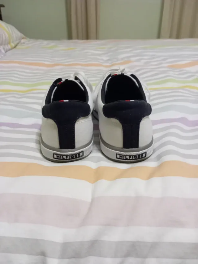 Zapatos Tommy Hilfiger blancos talla 40