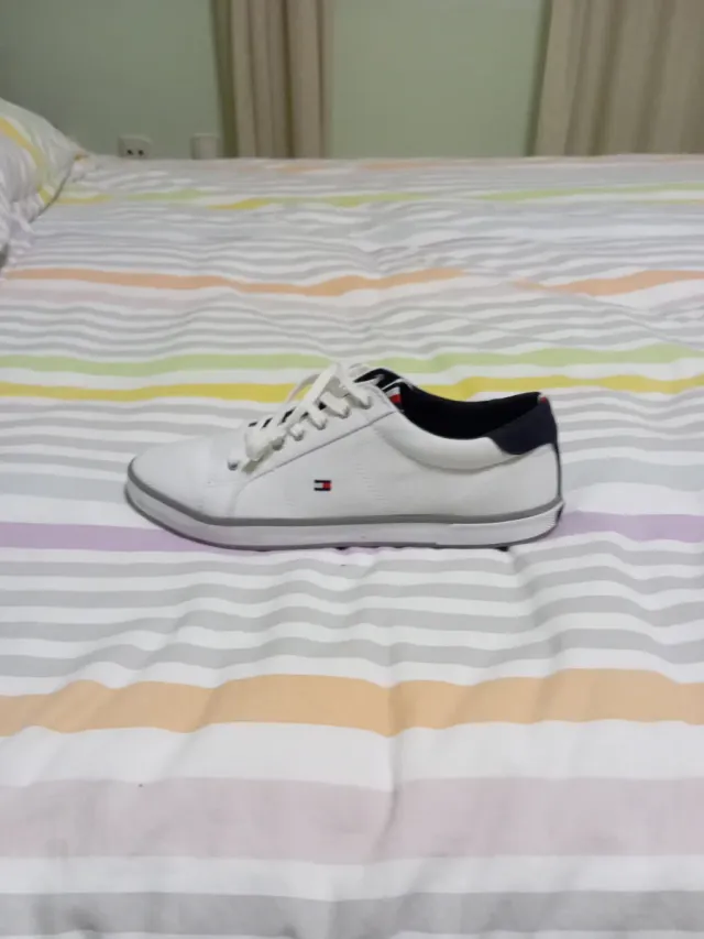 Zapatos Tommy Hilfiger blancos talla 40