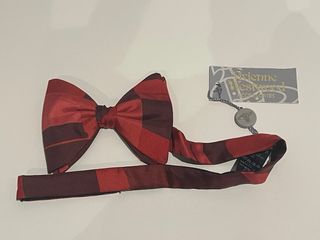 Pajarita de seda Vivienne Westwood Roja Burdeos