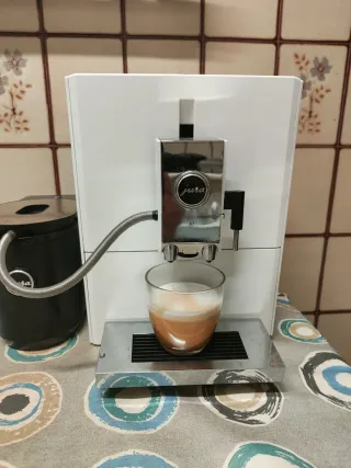 Cafetera Jura A7 Automática+nevera leche