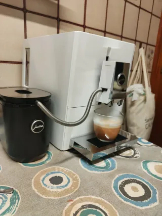 Cafetera Jura A7 Automática+nevera leche