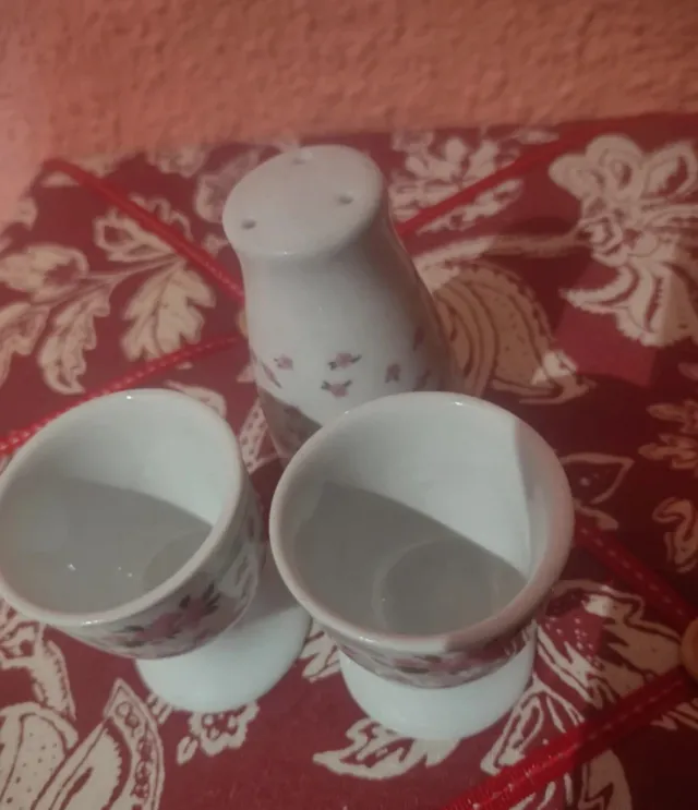 Vintage,Salero y 2 hueveras de cerámica