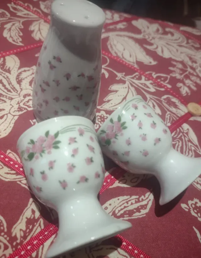 Vintage,Salero y 2 hueveras de cerámica