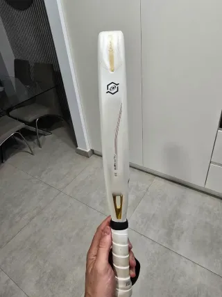 Pala Bullpadel Vertex 04 Pro Line Delfi Brea 2025