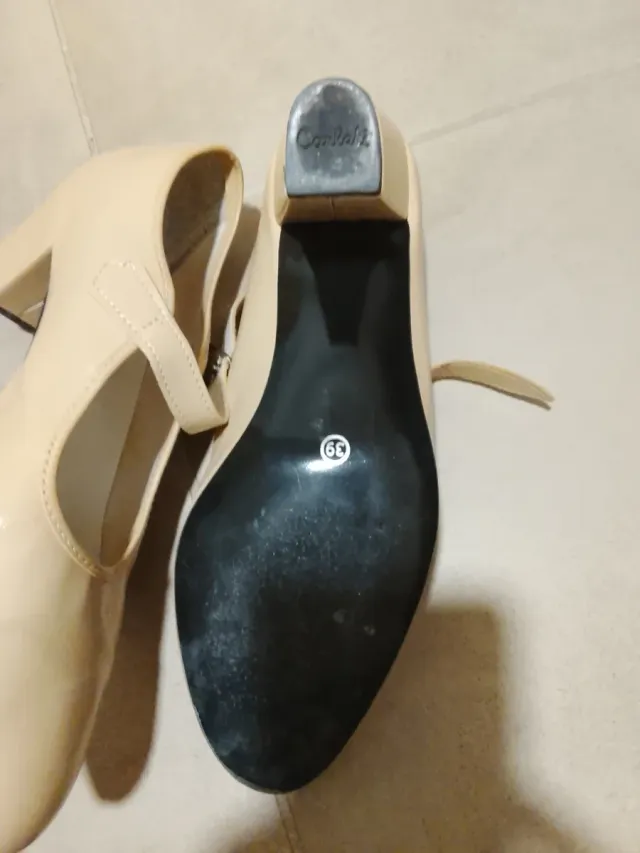 Zapatos de salón nuevos talla 39
