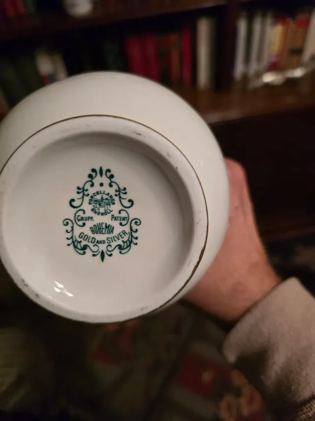 Jarrón oro 24k porcelana Bohemia Sneroll y plata