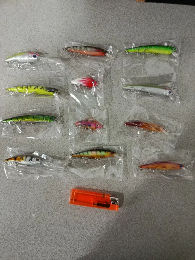 Señuelos de pesca artificiales