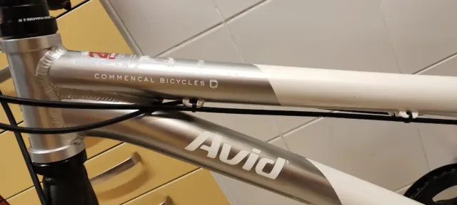 Bicicleta Commencal Ramones 20 montada a medida.