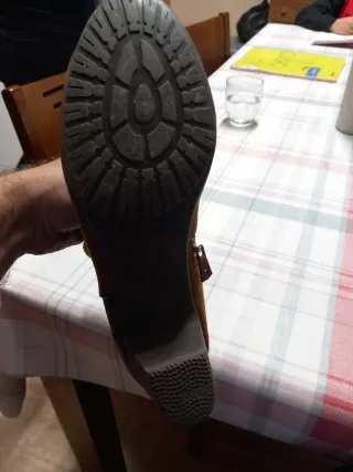 Botines de ante marrón