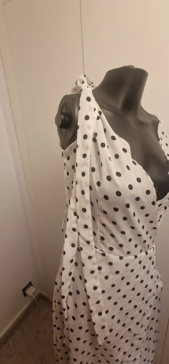 Vestido largo lunares blanco y negro