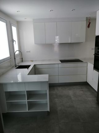 CARPINTERO DE MADERA