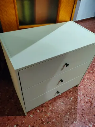 Cómodas beige y marrón 67x69cm