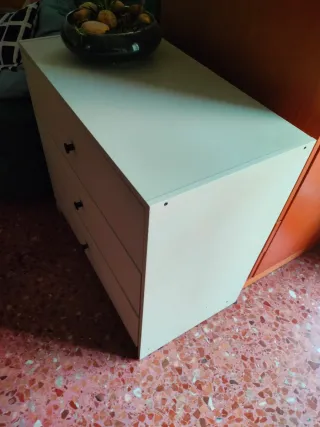 Cómodas beige y marrón 67x69cm