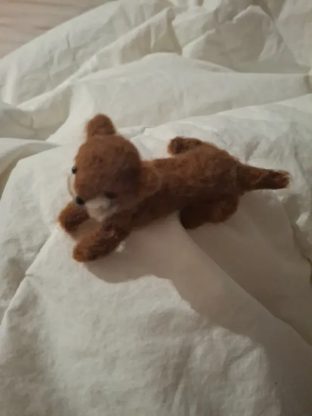 Nutria de fieltro hecha a mano