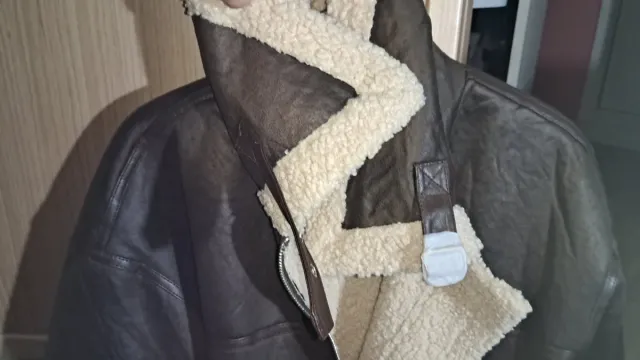 Chaqueta marrón forrada beige
