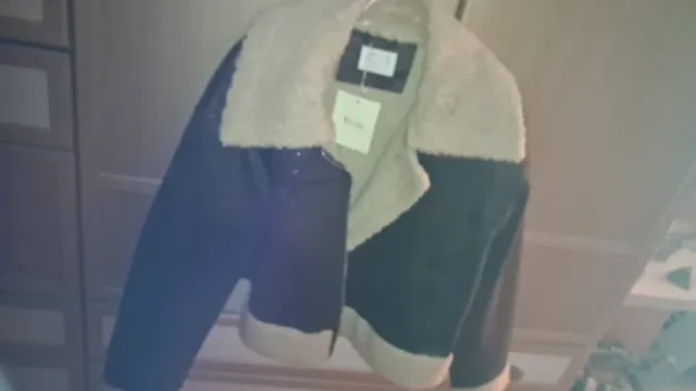 Chaqueta marrón forrada beige