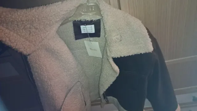 Chaqueta marrón forrada beige