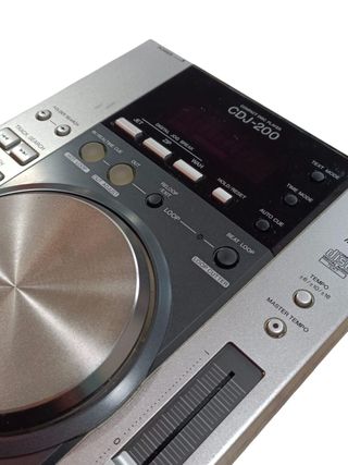 LECTOR PIONEER CDJ-200 + CAJA + CABLES