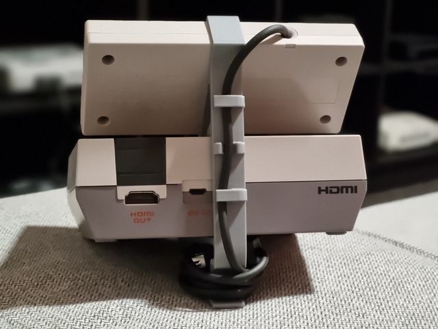 Supporto espositivo Nintendo NES Classic Mini
