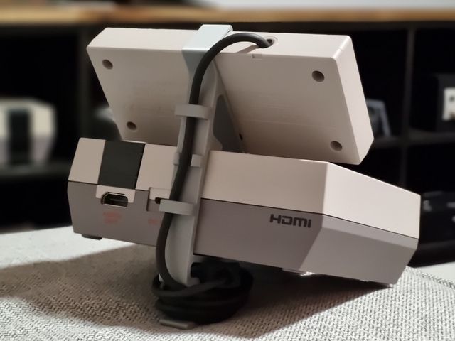 Supporto espositivo Nintendo NES Classic Mini