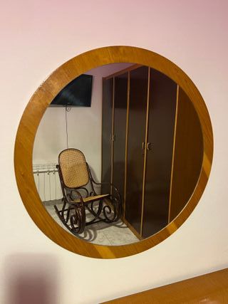 Specchio rotondo in legno e vimini