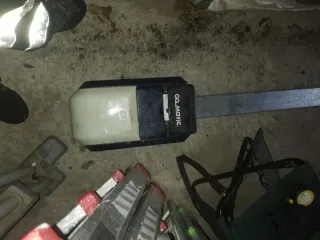 Portón abatible metálico 2.33x2.33