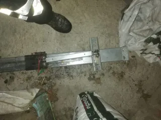 Portón abatible metálico 2.33x2.33