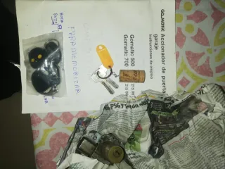 Portón abatible metálico 2.33x2.33