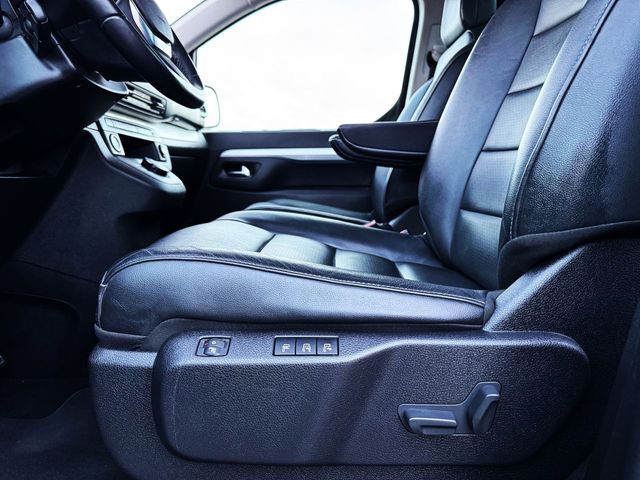 Opel Zafira Life 2.0 180cv M BUSINESS ELEGANCE AUTOMÁATICO con TECHO PANORÁMICO!