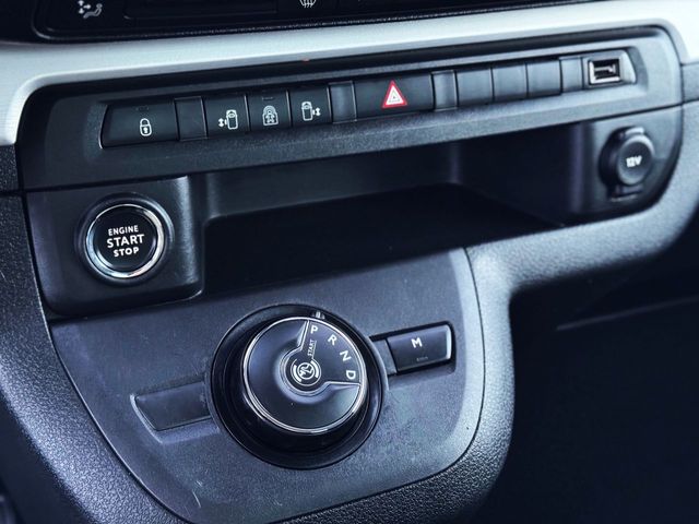 Opel Zafira Life 2.0 180cv M BUSINESS ELEGANCE AUTOMÁATICO con TECHO PANORÁMICO!