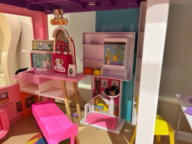 Casa Barbie Dreamhouse com elevador
