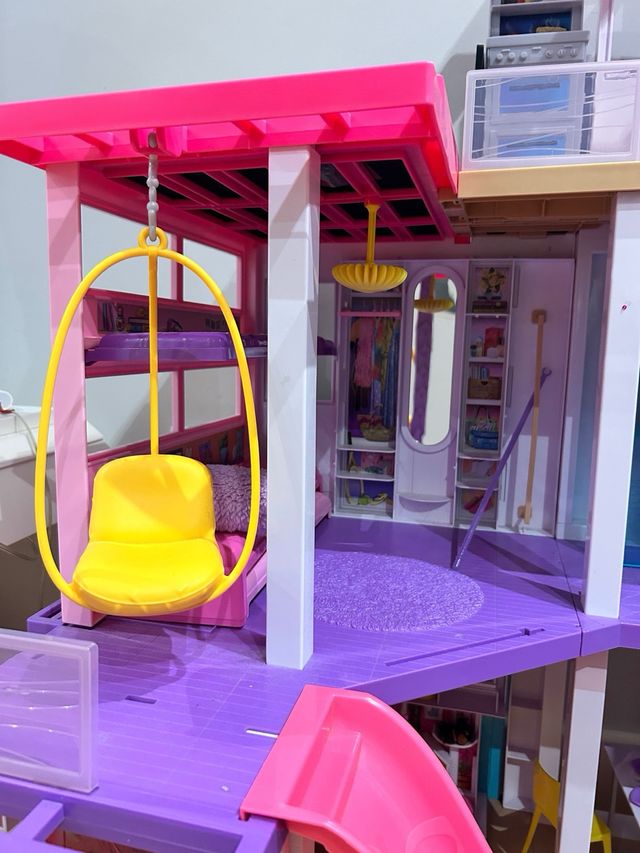 Casa Barbie Dreamhouse com elevador