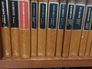 Enciclopedia economia 8 tomos mas 31 libros